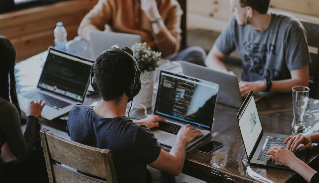 Using Social Media Wisely For Your Dream Job